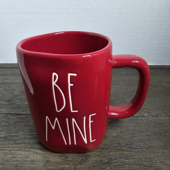 NWT Rae Dunn Artisan Be Mine Red Valentine's Day Coffee Mug 2020 - Picture 1 of 8
